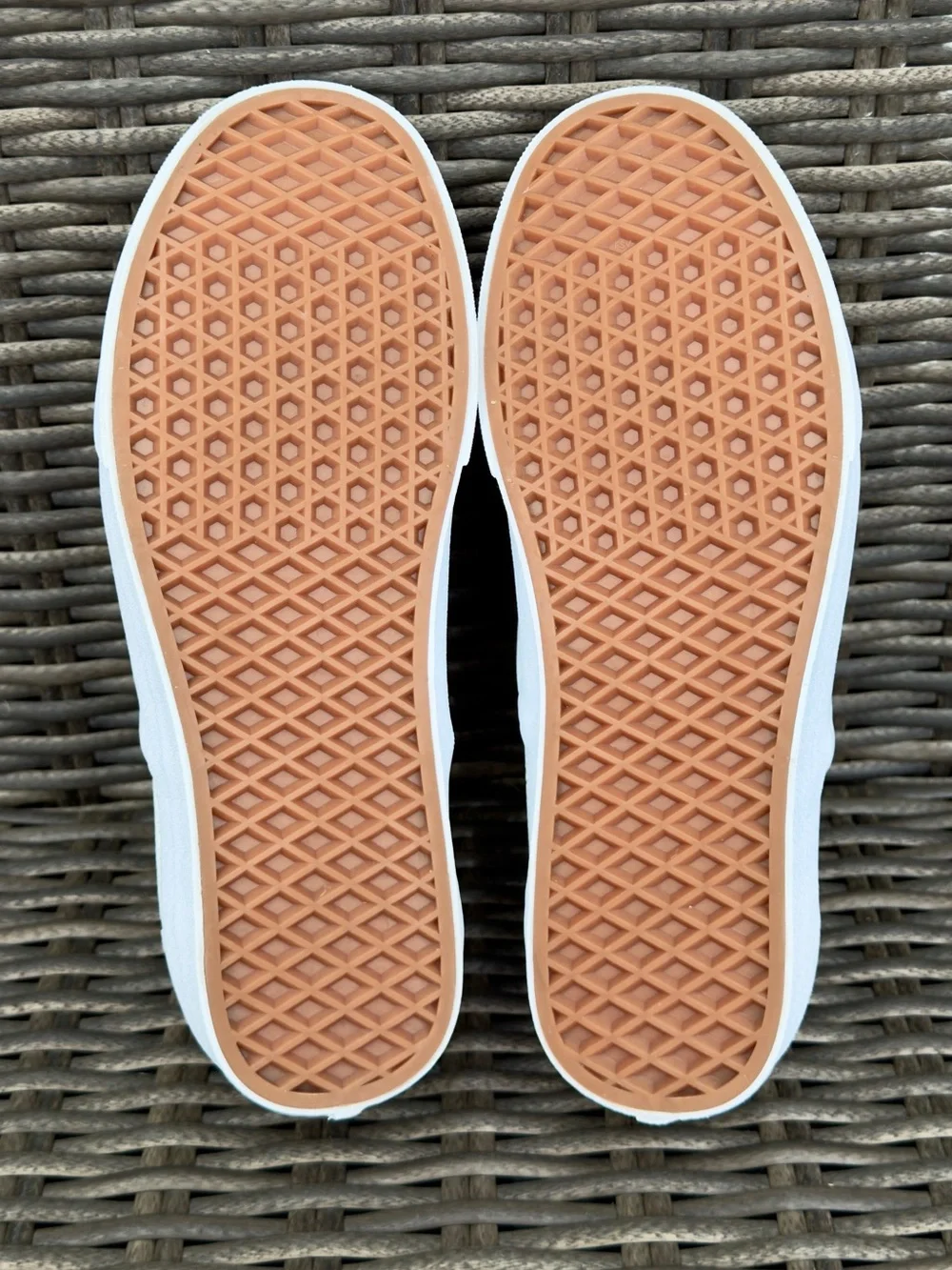 Vans Classic Slip-On Perf Leather White Sneakers Men’s 8.5 Women’s 10 EU 41